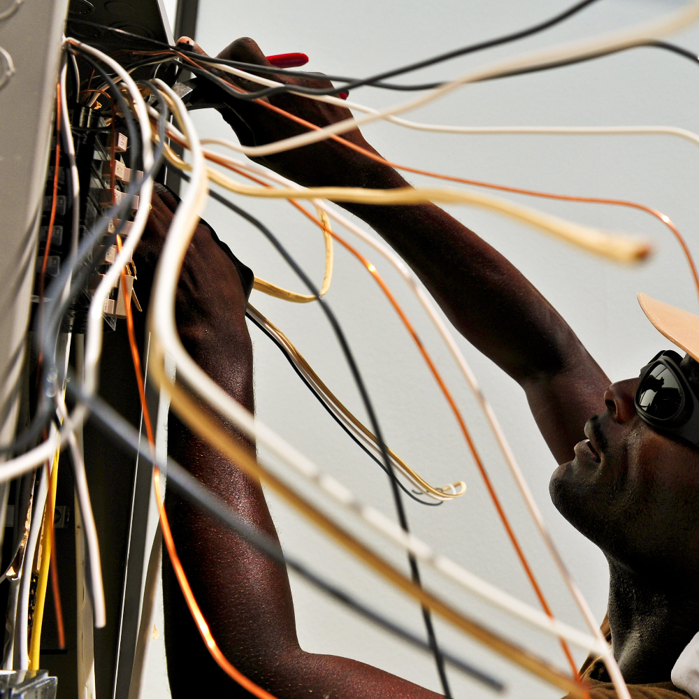 Planificación del montaje de las instalaciones eléctricas en el entorno de edificios y con fines especiales